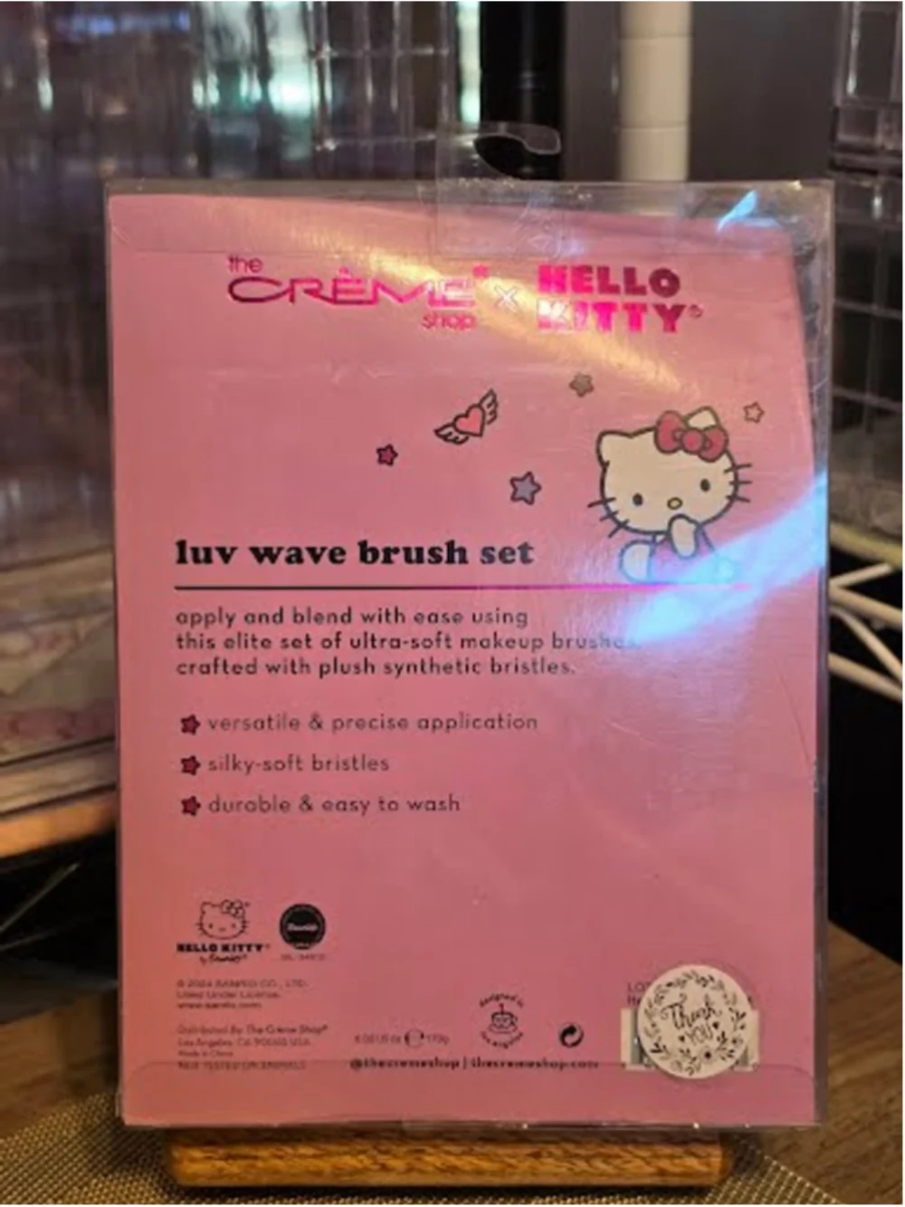 #TCS-2228 The Creme Shop Hello Kitty Luv Wave Brush Set